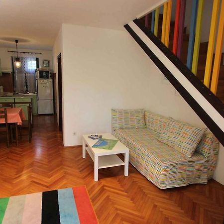 Apartment in Malinska/Insel Krk 13204 Exteriör bild
