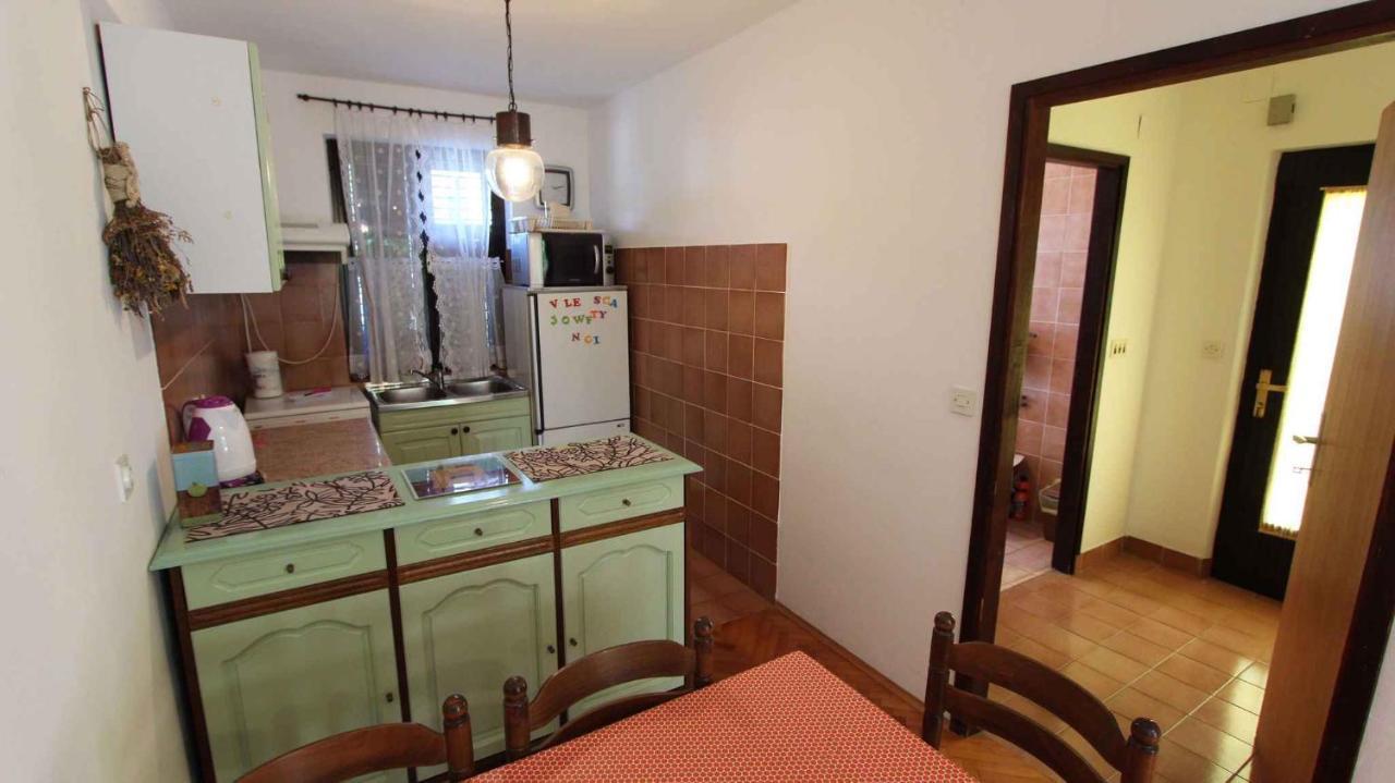 Apartment in Malinska/Insel Krk 13204 Exteriör bild