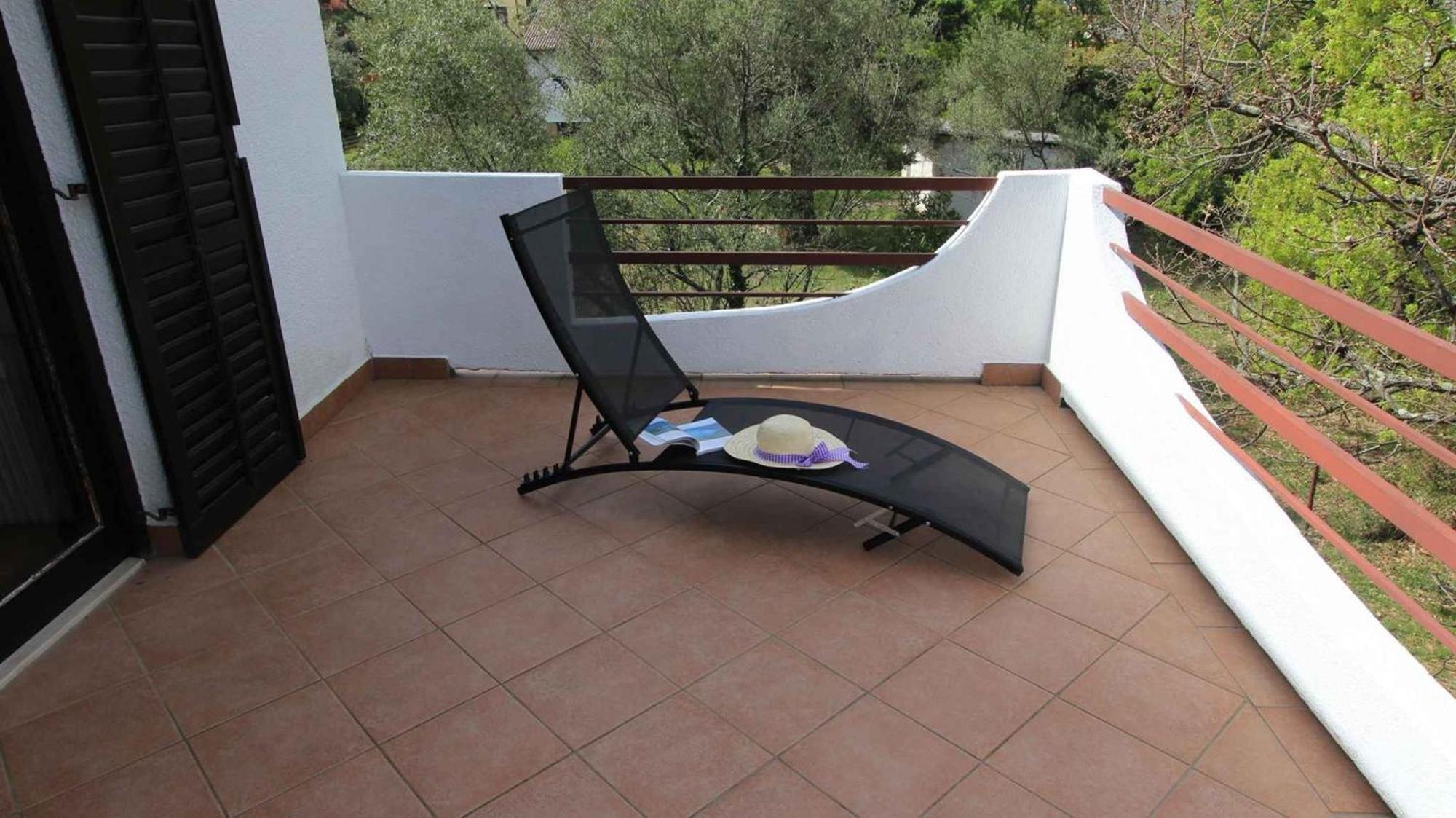 Apartment in Malinska/Insel Krk 13204 Exteriör bild